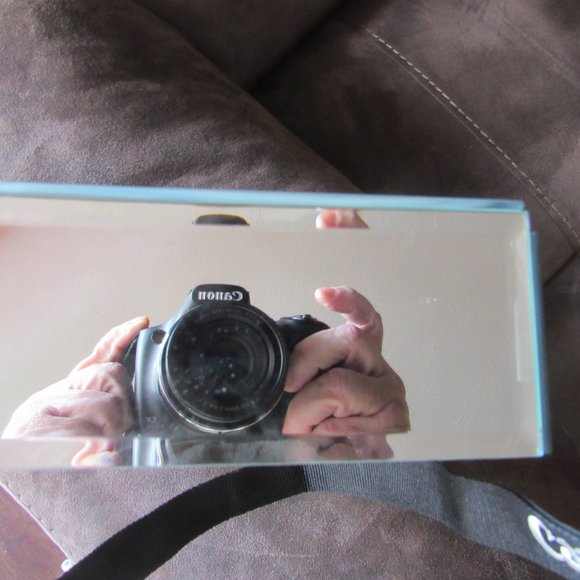 Nicole Miller Blue Agate Jewelry, Keepsake Box. - Picture 7 of 11